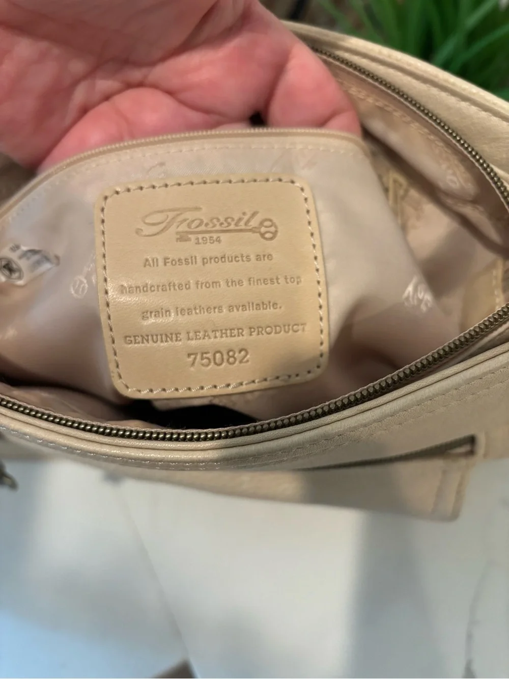 Fossil Vintage 1990’s Pebbled Leather Organizer Crossbody Light Beige 75082